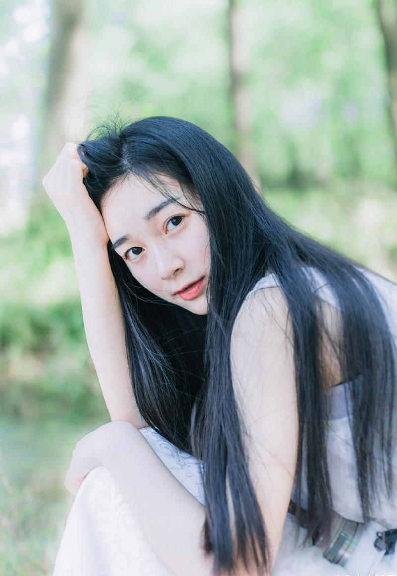 “末将张任，谢主公不罪之恩。”张任此时只有苦笑着从雄阔海手中结果将印。